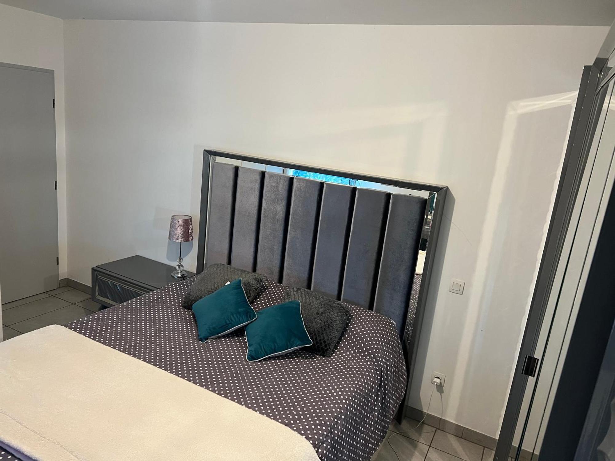 Apartment Joliette , 4 Chambres, Wifi