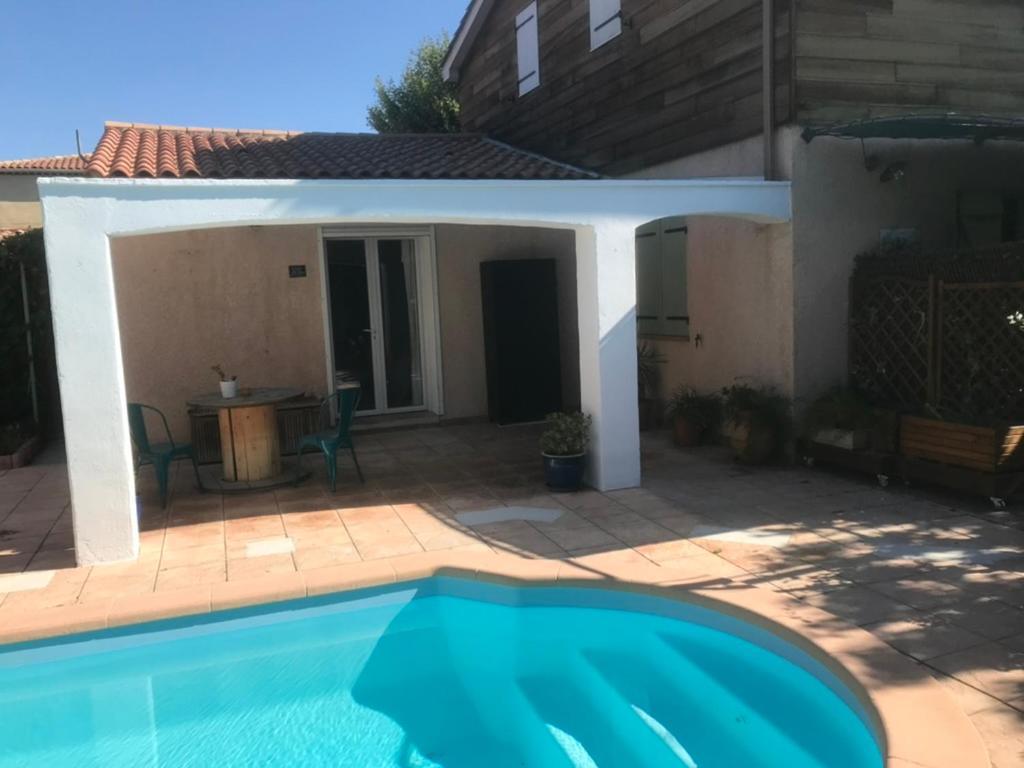Holiday home Independant Avec Piscine Et Terrasse *