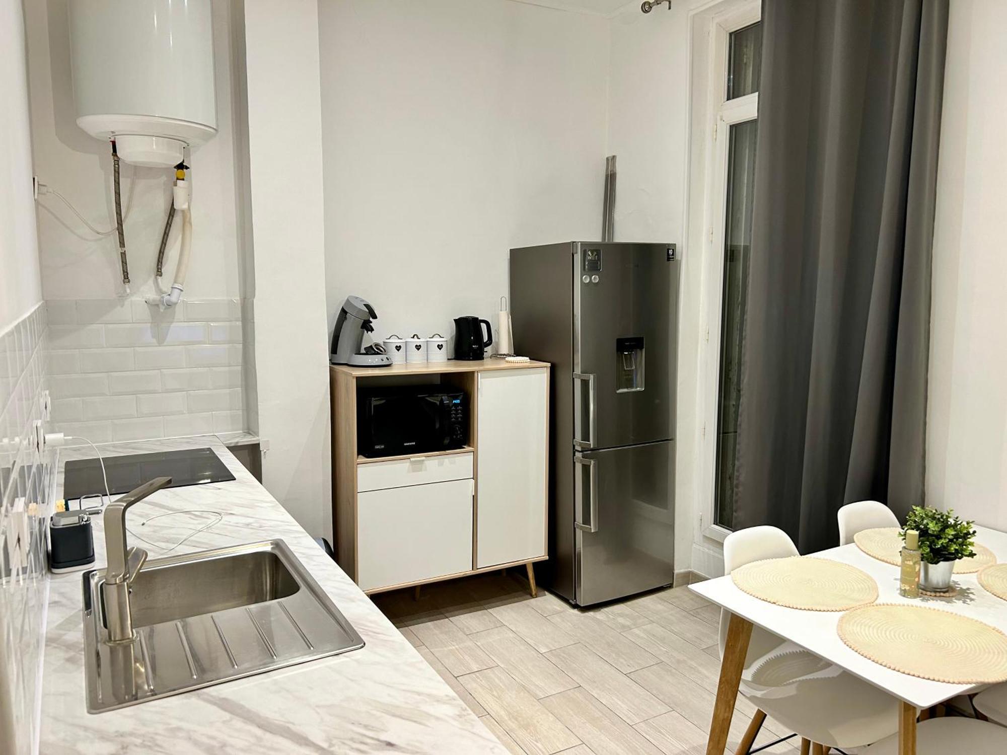Lumineux 2 Pieces - Centre-ville Climatise - Netflix Prime Canal - Bien Place