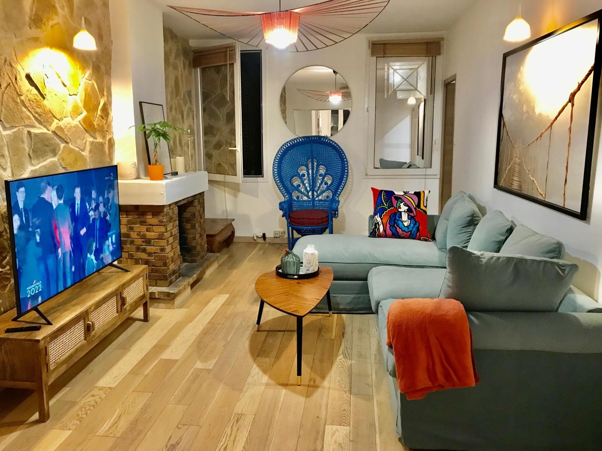 Appartement Luxe Calme Et Volupte Avec Vue Panoramique Sur Le Vieux Port Marseilles