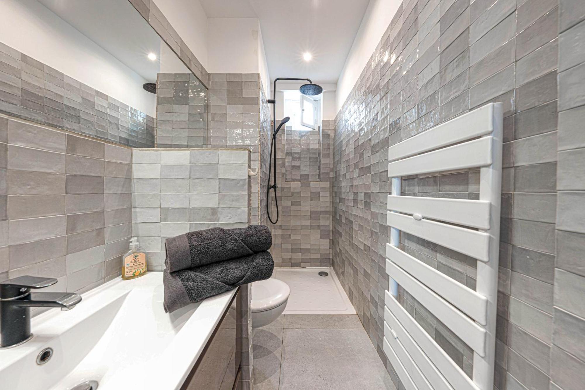 Architecte Catalans- Bord De Apartment