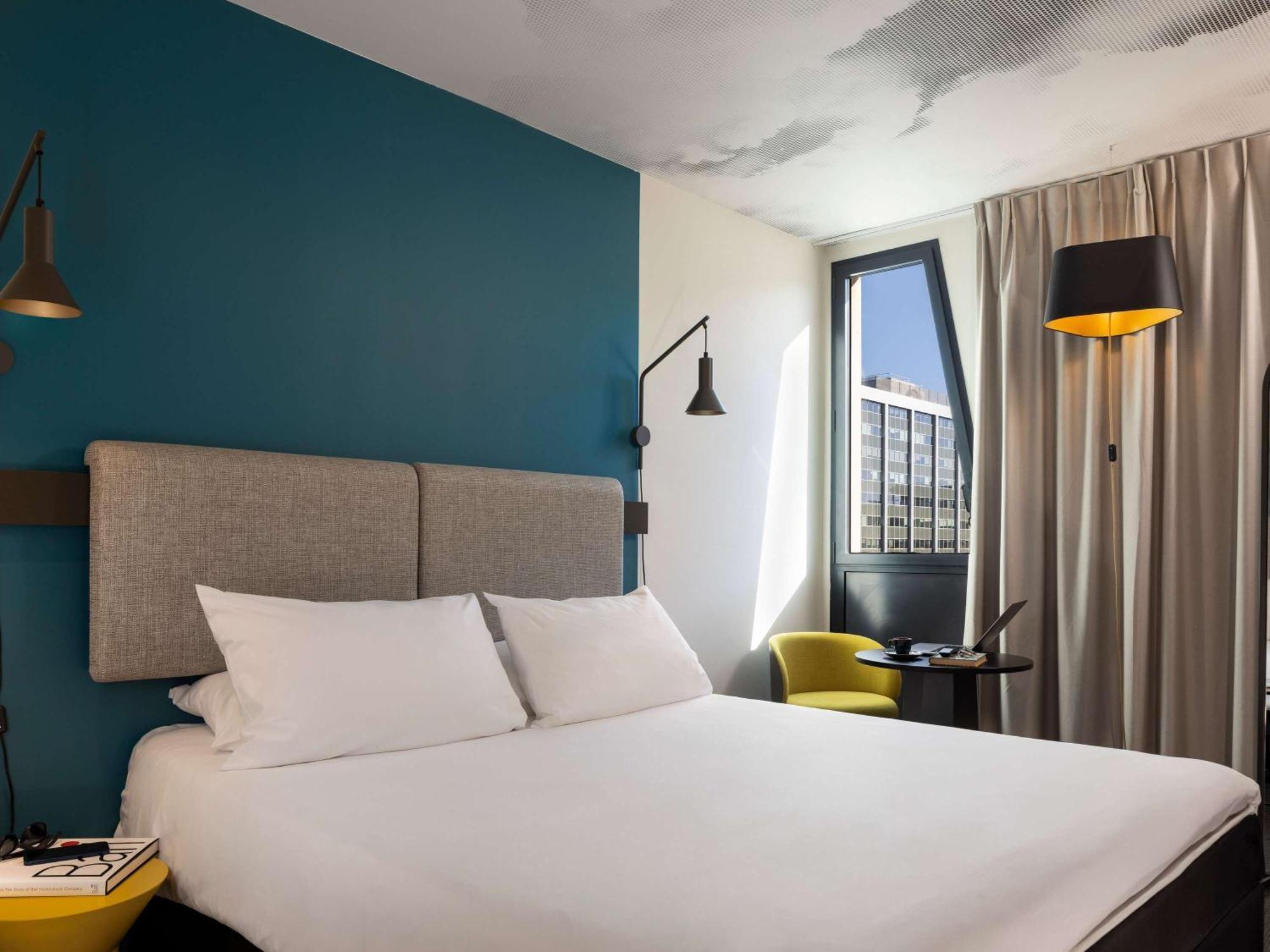 Ibis Centre Euromed Khách sạn 3*