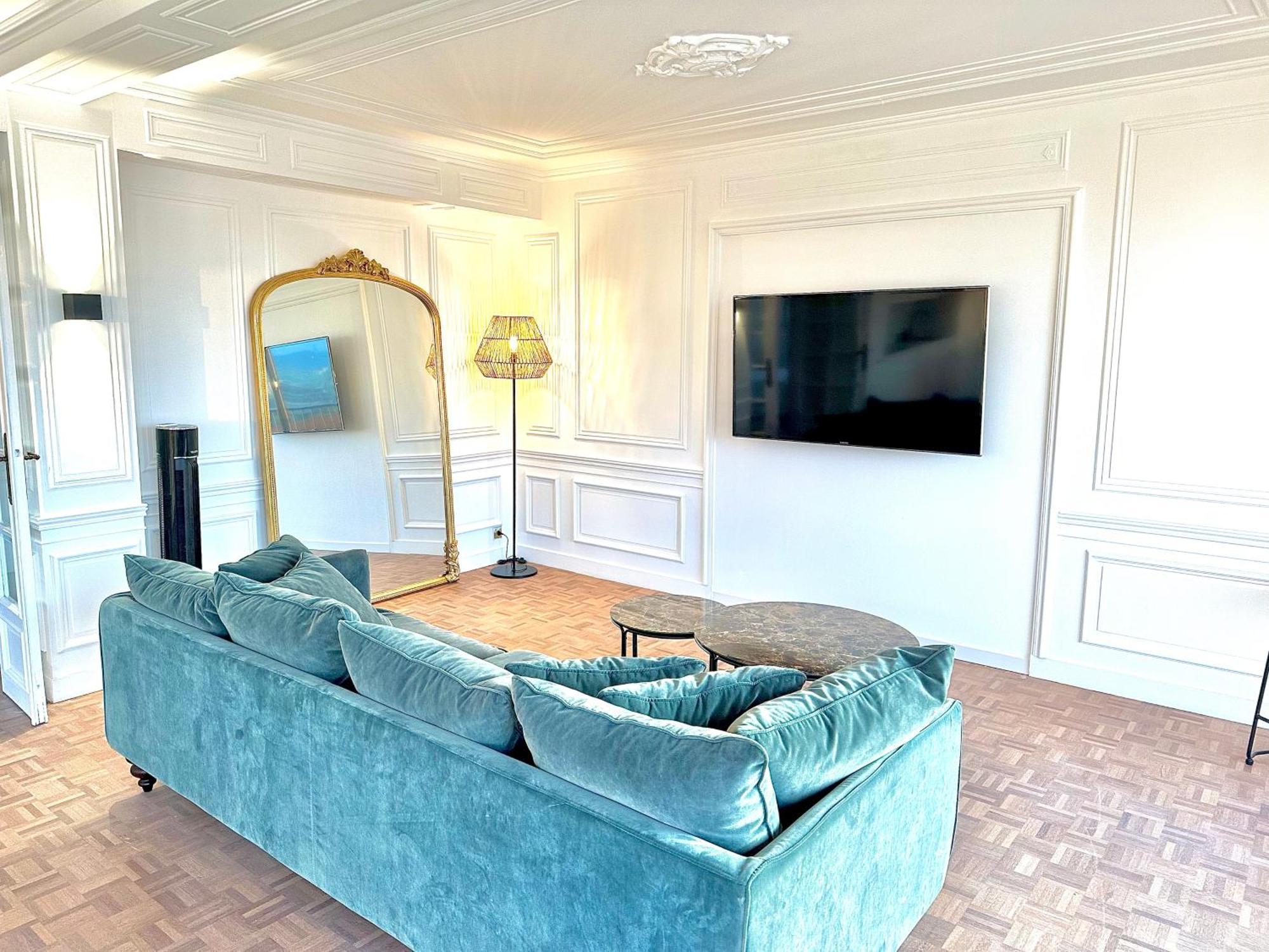 Cote Vieux Port - 105m2 - Port & Sea View Apartment