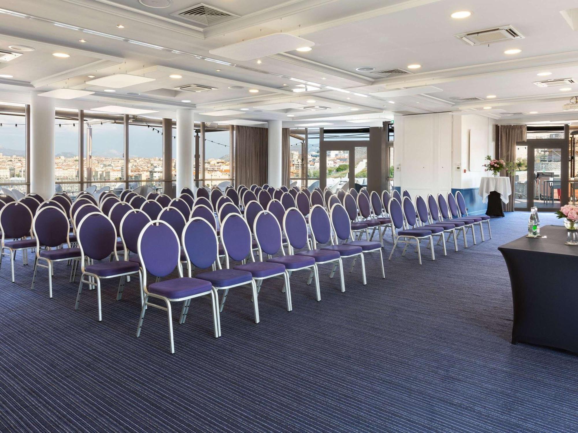 Sofitel Vieux-port Khách sạn 5*