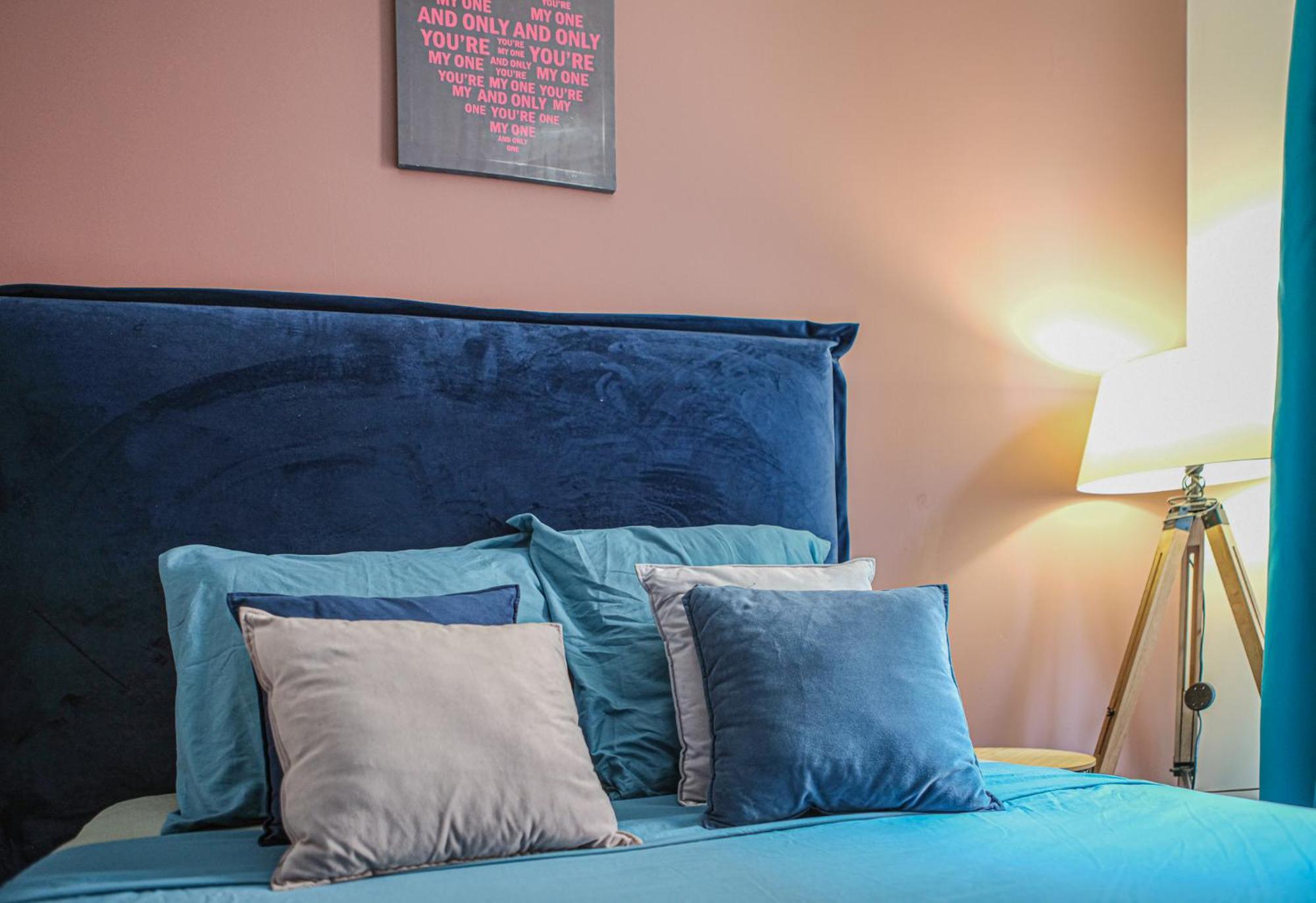 Ideal Friends & Family - Hypercentre - Plage 3km - Balcon - Spatieux- Parking Prive