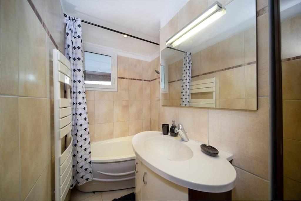 3 Avec Terrasse Et Parking Apartment Marseille