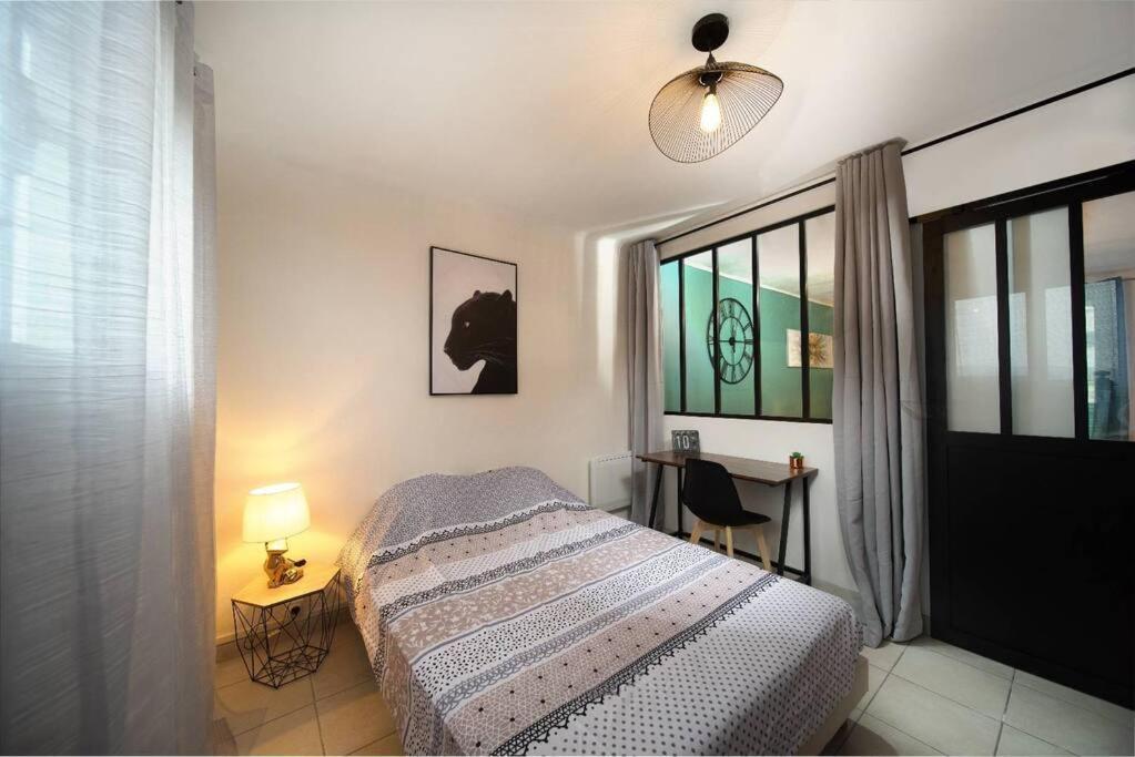 3 Avec Terrasse Et Parking * Marseille