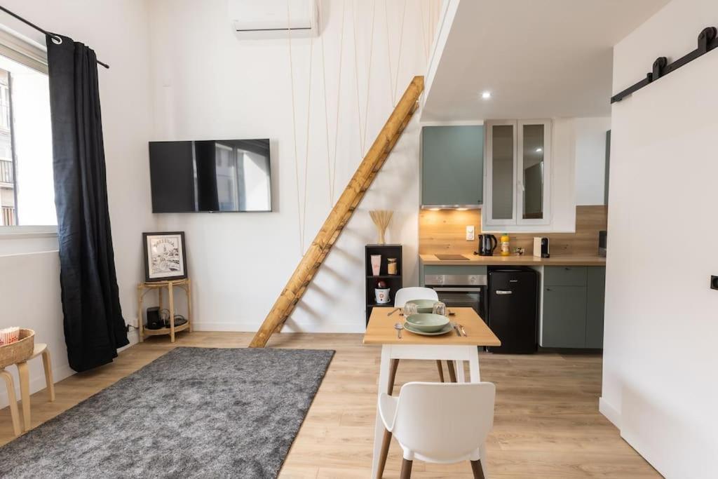 Cine Apartment