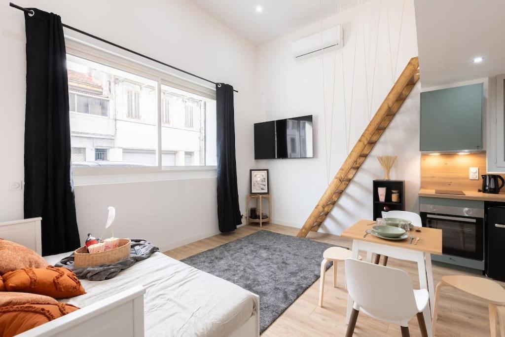 Cine Apartment