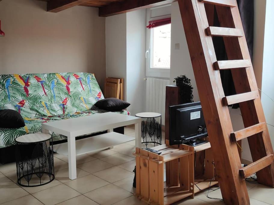 4 Pers In District Of The Typical Panier Appartement *