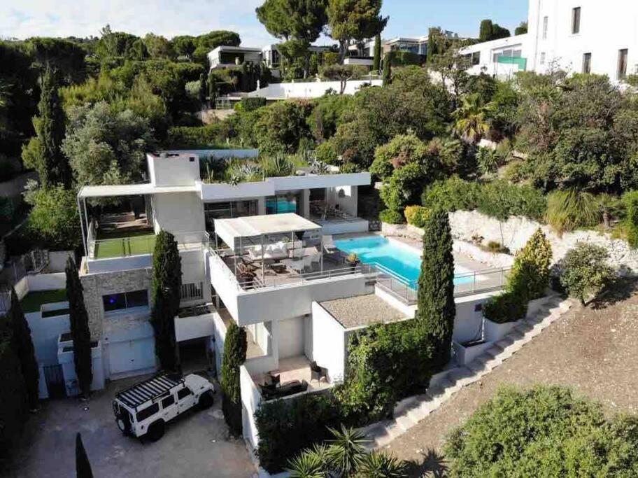 Villa Jfk