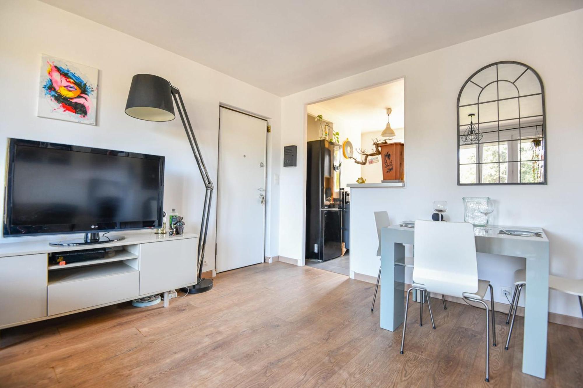 Apartment Bel Avec Balcon Et Clim Pres Des Calanques Marseille
