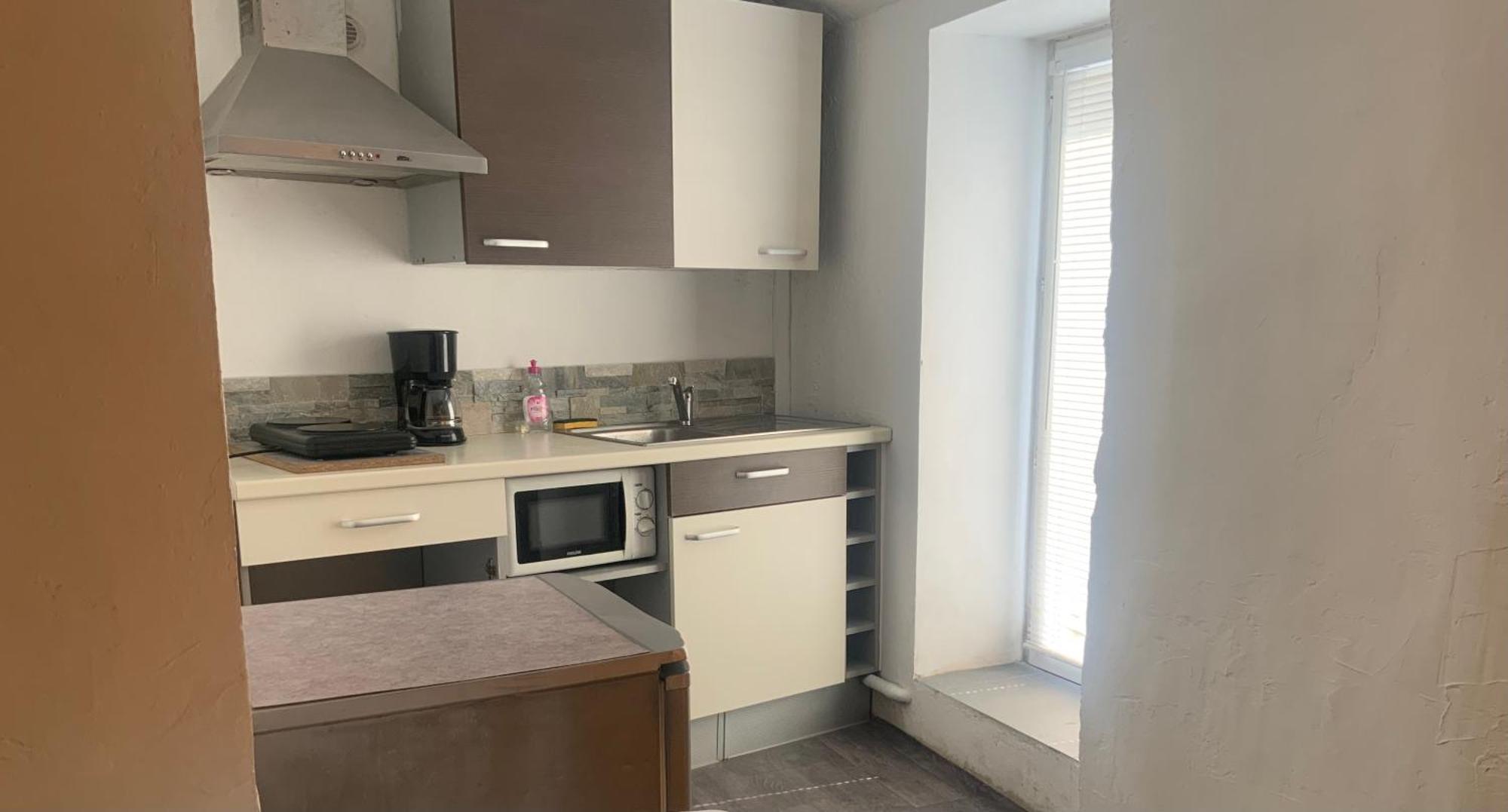 Apartment Pour 4 Face A La Piscine Marseilles
