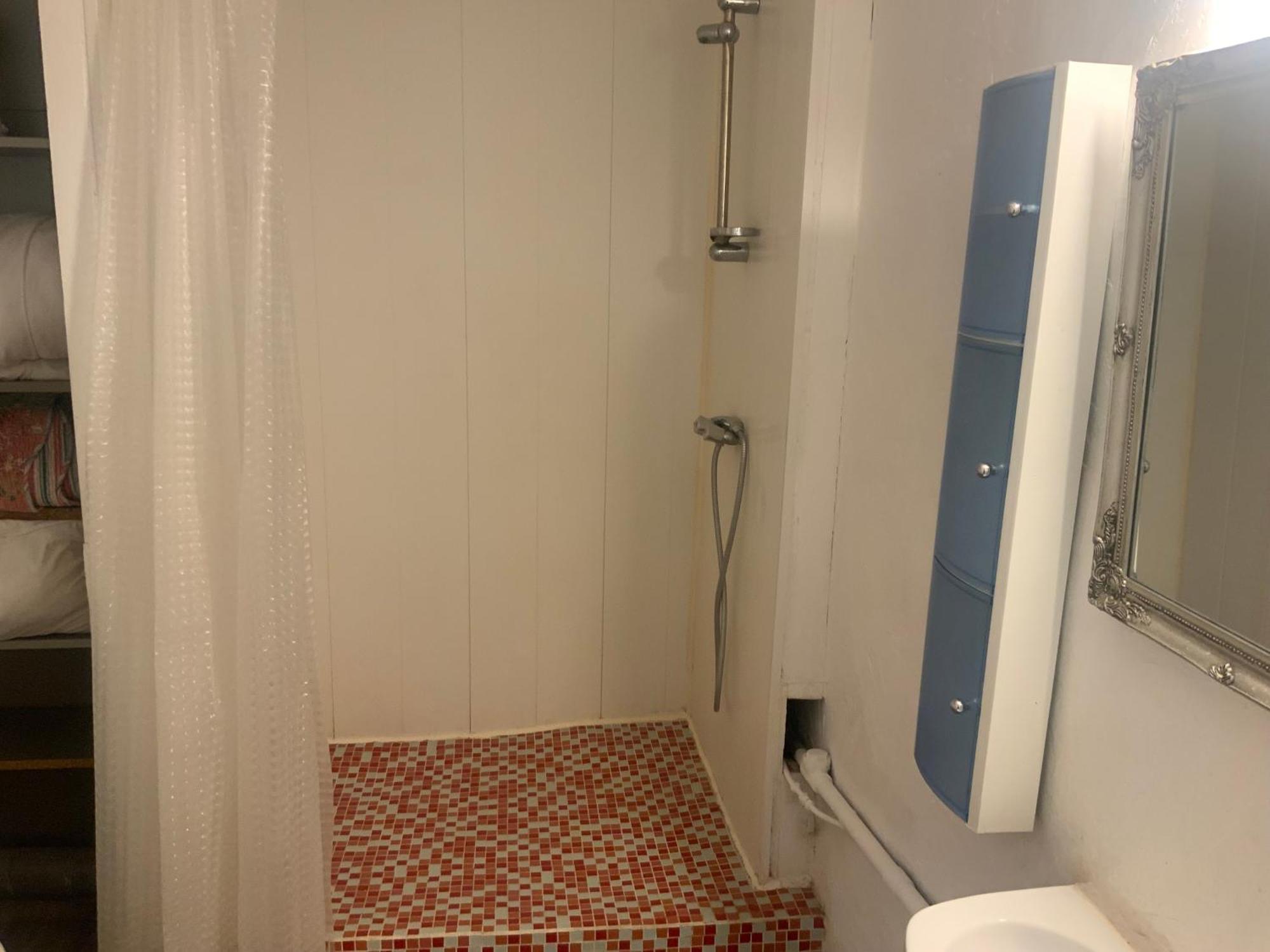 Pour 4 Face A La Piscine Apartment