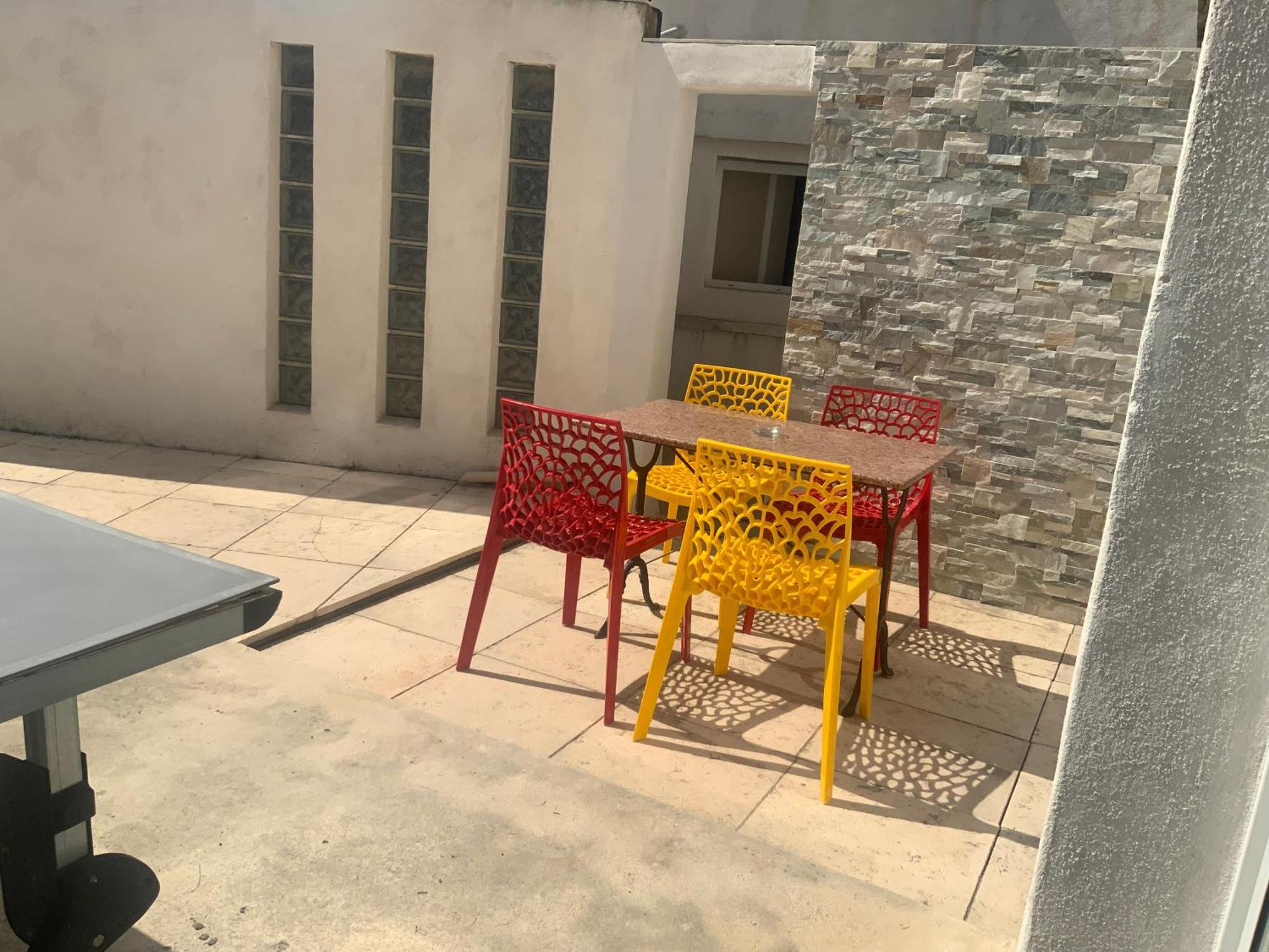 Pour 4 Face A La Piscine Marseilles