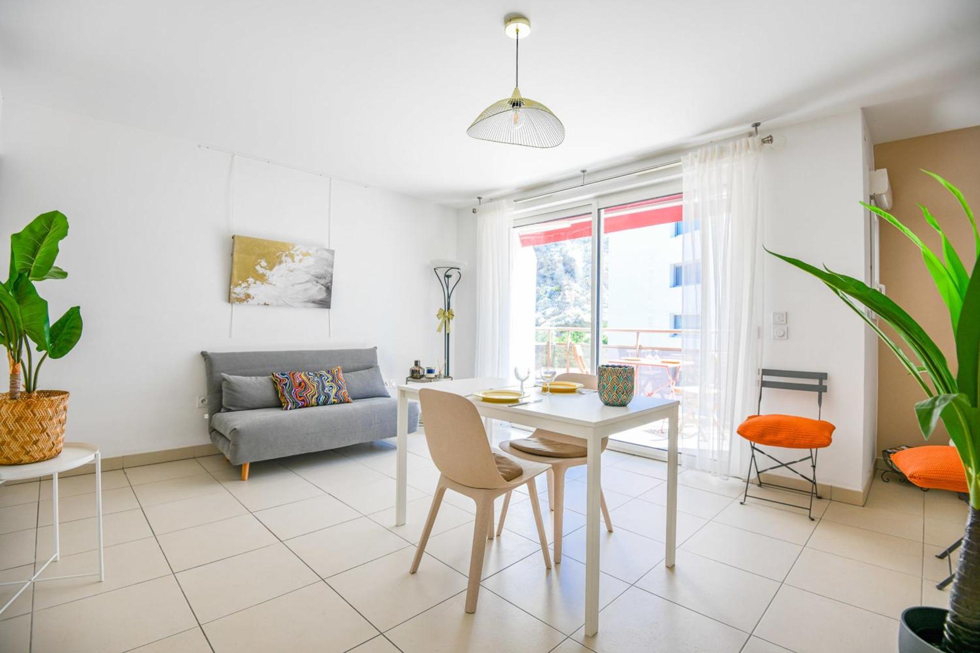 Le Dardanelles - Appart Avec Balcon Clim Parking Apartamento Marselha