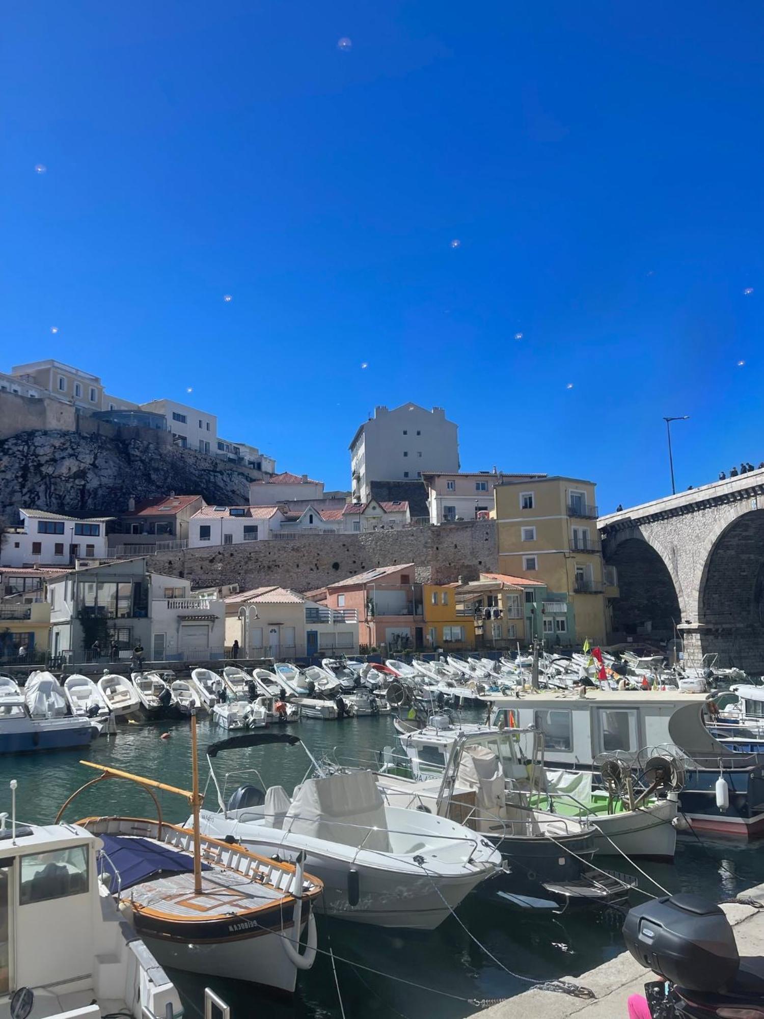 + Terrasse A 5min A Pied De La Mer Et Du Vallon Des Auffes Apartamento Marselha