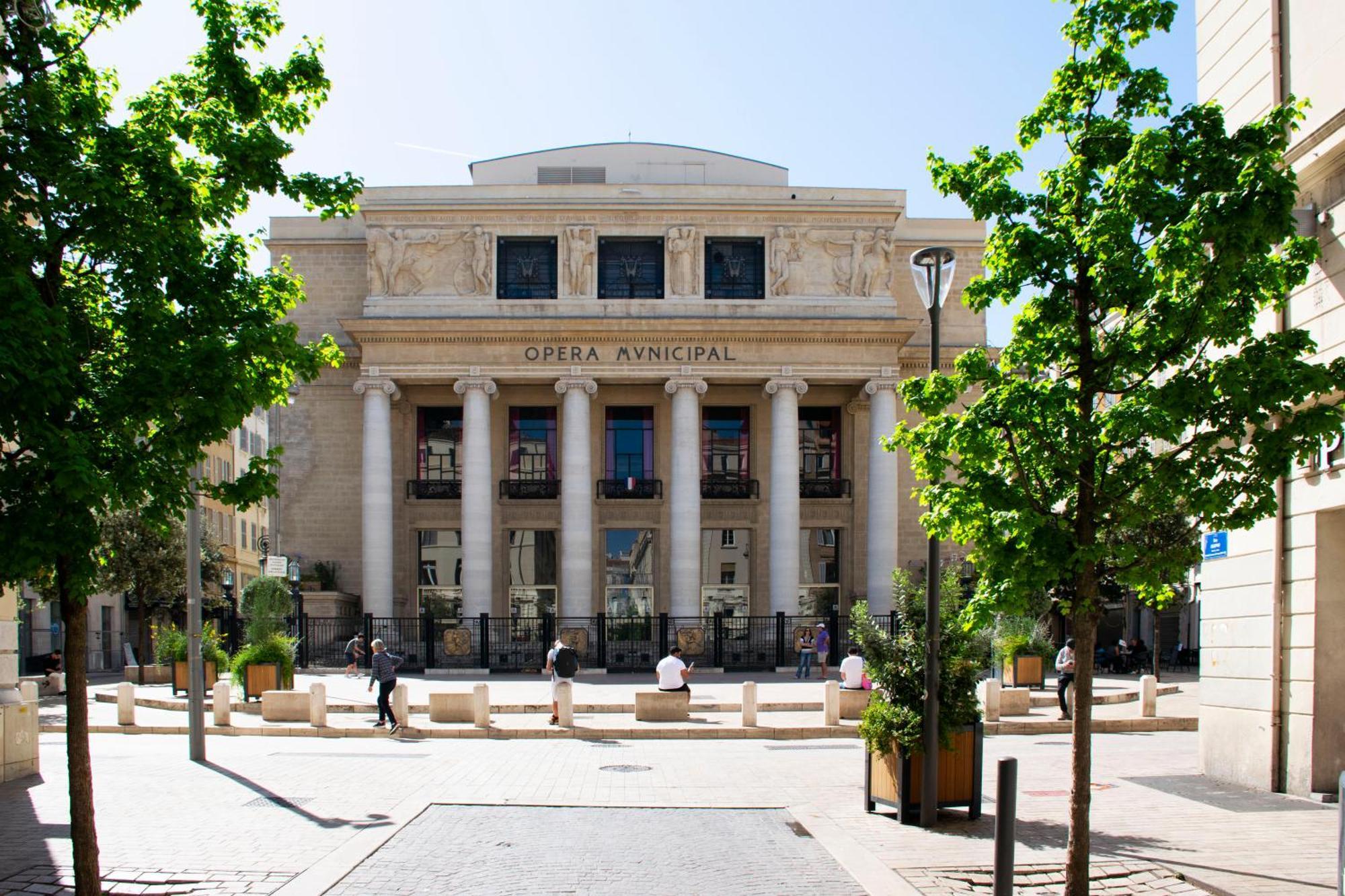 La Chic Opera Netflix/wifi Marseilles