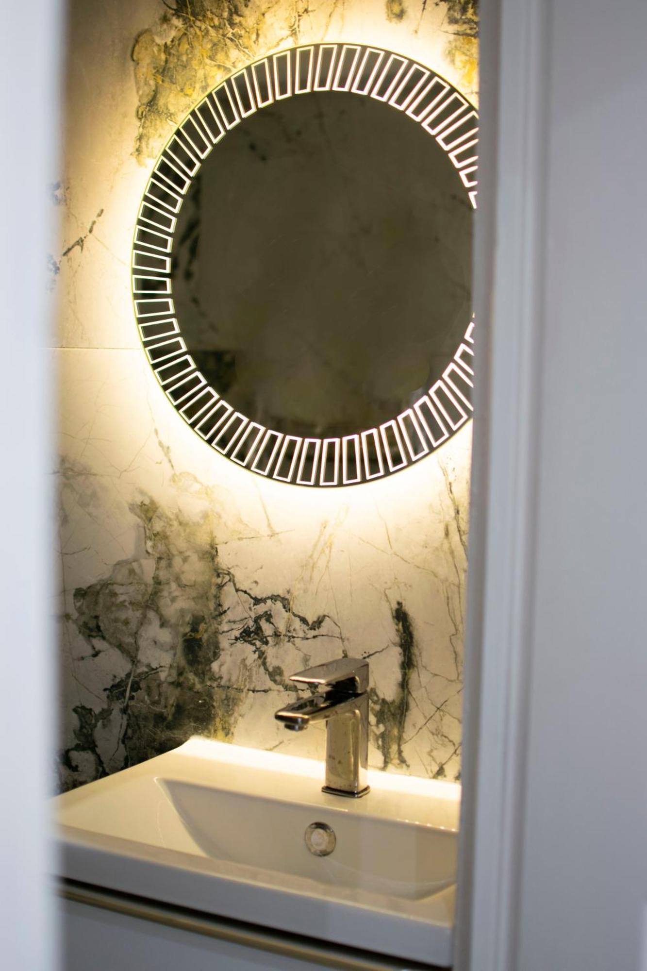 La Chic Opera Netflix/wifi Apartment