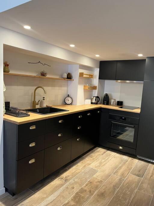 Duplex Chaleureux Et Elegant A Deux Pas De La Marseilles