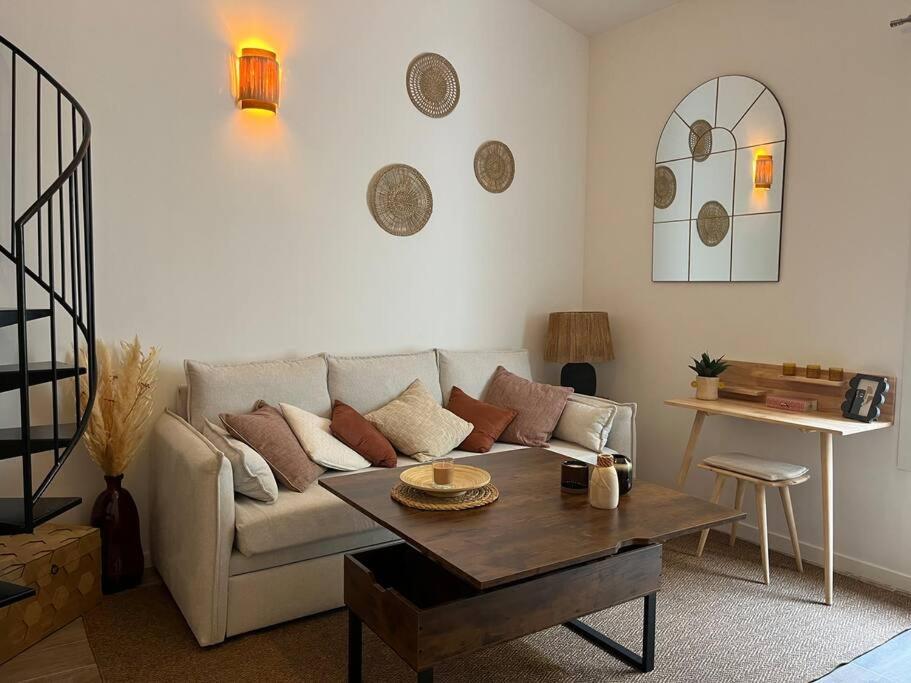 Duplex Chaleureux Et Elegant A Deux Pas De La Marseilles