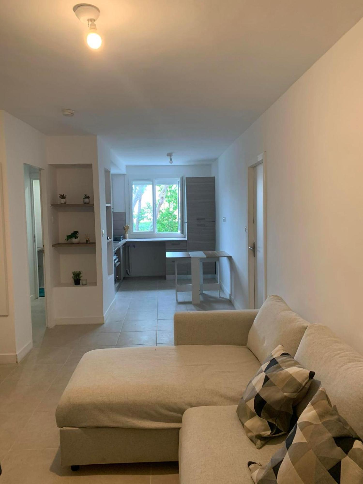 Joli Proche De La Apartment