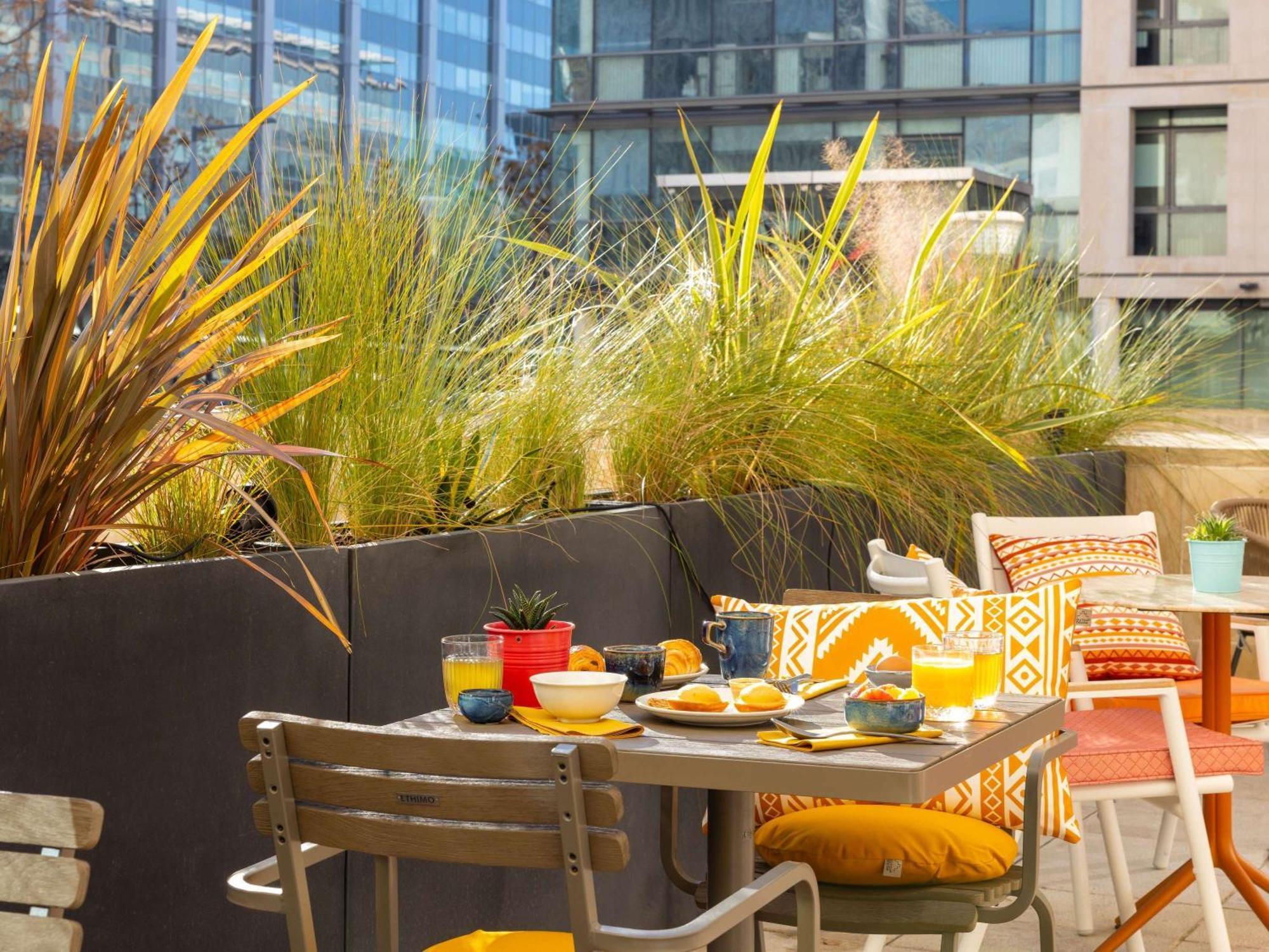 Ibis Centre Euromed Khách sạn