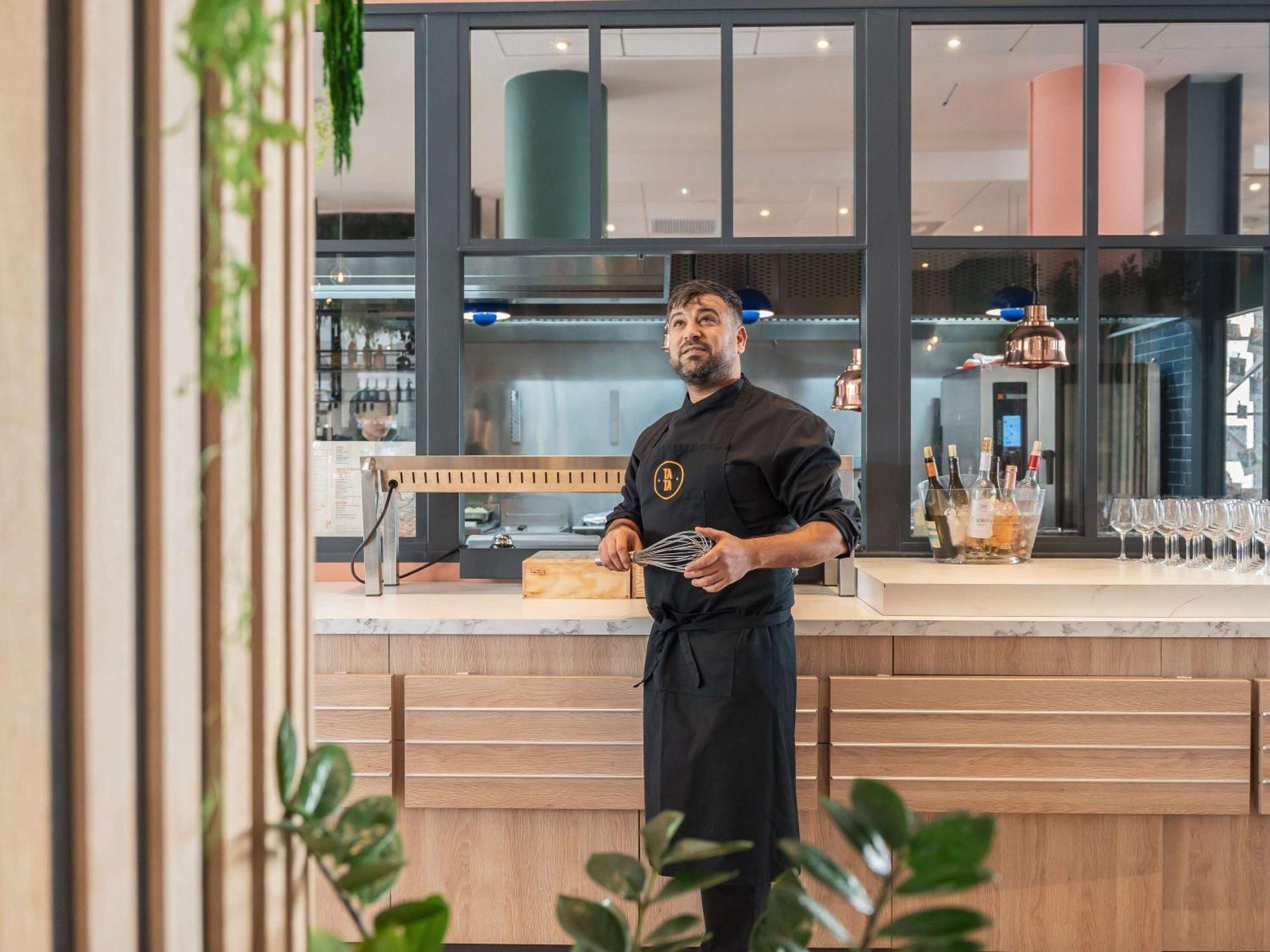 Khách sạn Ibis Centre Euromed 3*