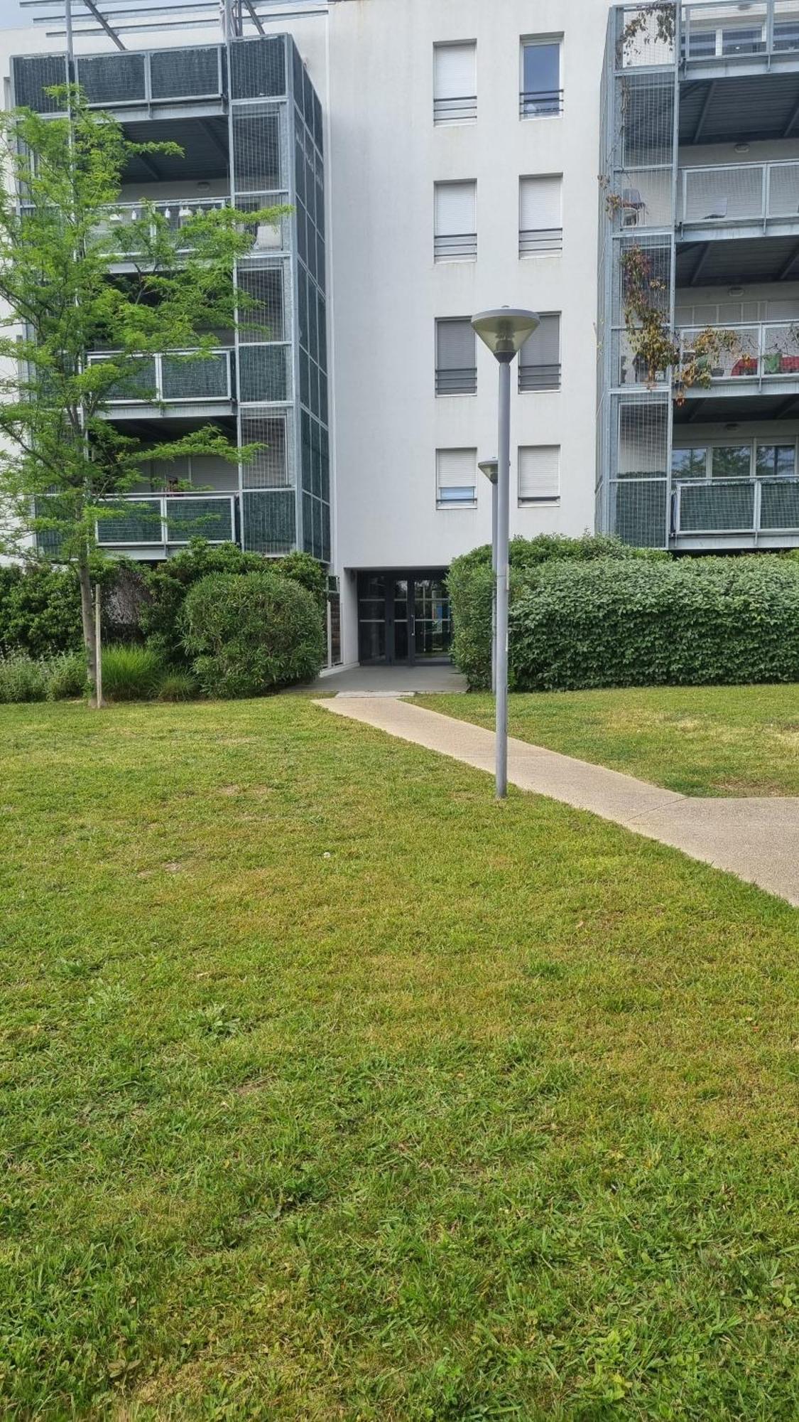 Apartamento T3 Spacieux Et Paisible Avec Deux Places Parking Proche Vieux Port