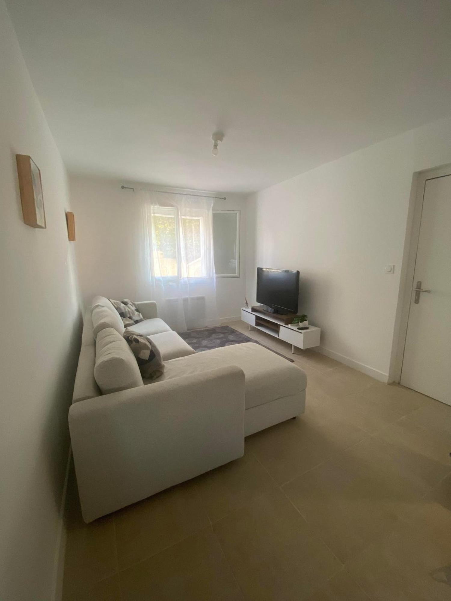 Apartment Joli Proche De La Marseille
