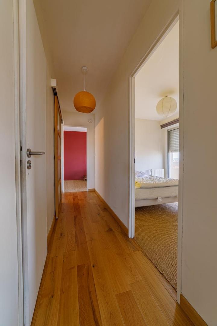 Guestready - Wooden Strike Near The Sea
