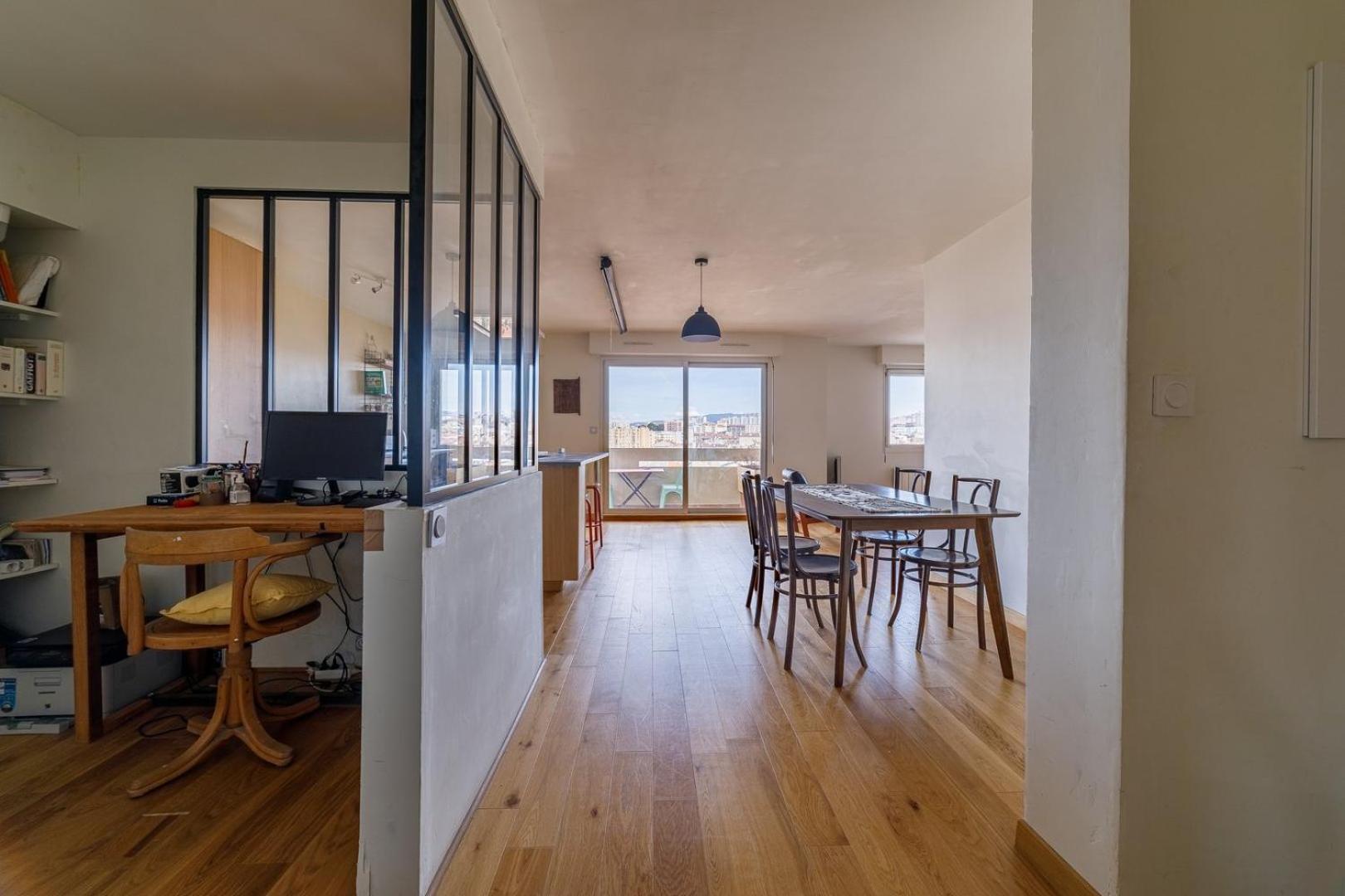 Guestready - Wooden Strike Near The Sea * Marseilles