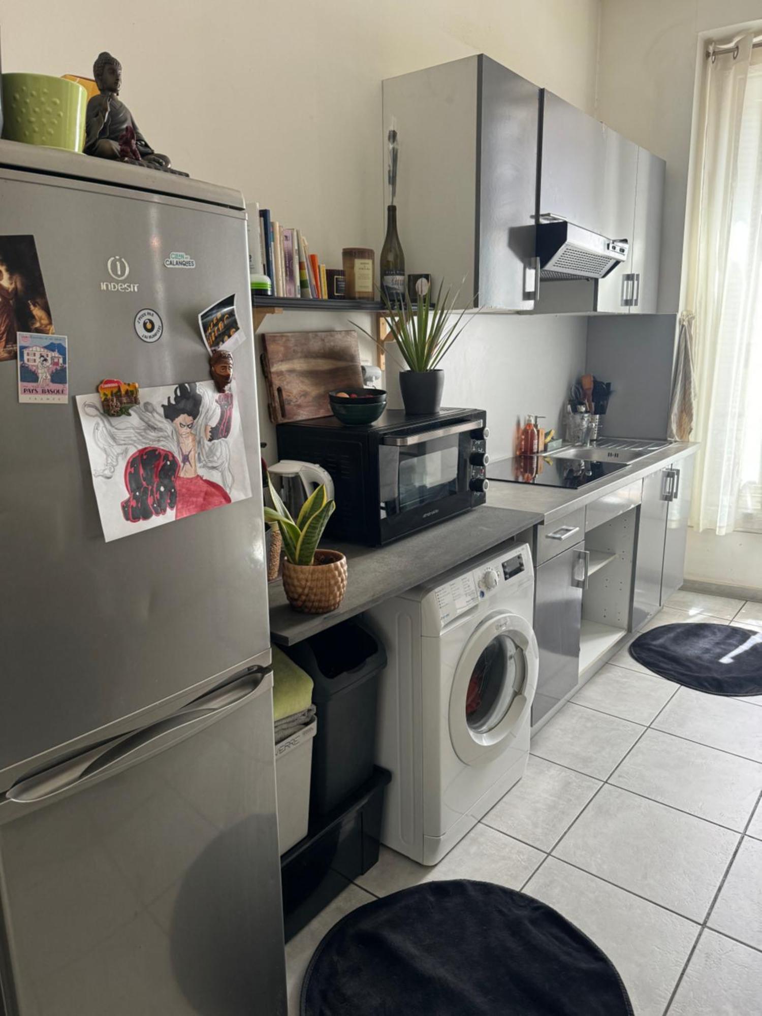 Appartement Situe En Centre-ville Marseilles