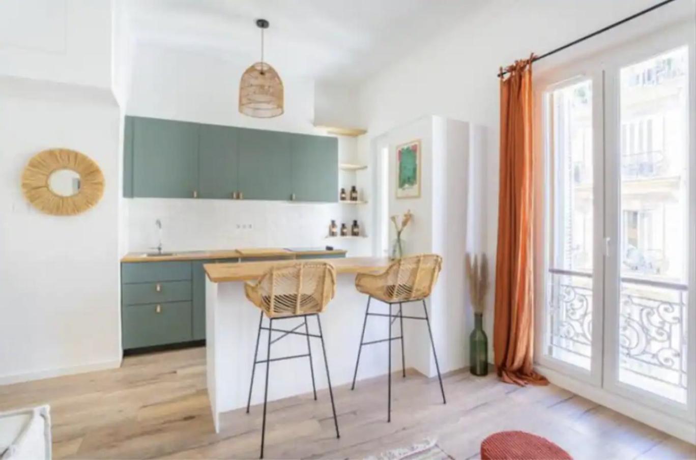 Superbe Design-republique - 1gourj