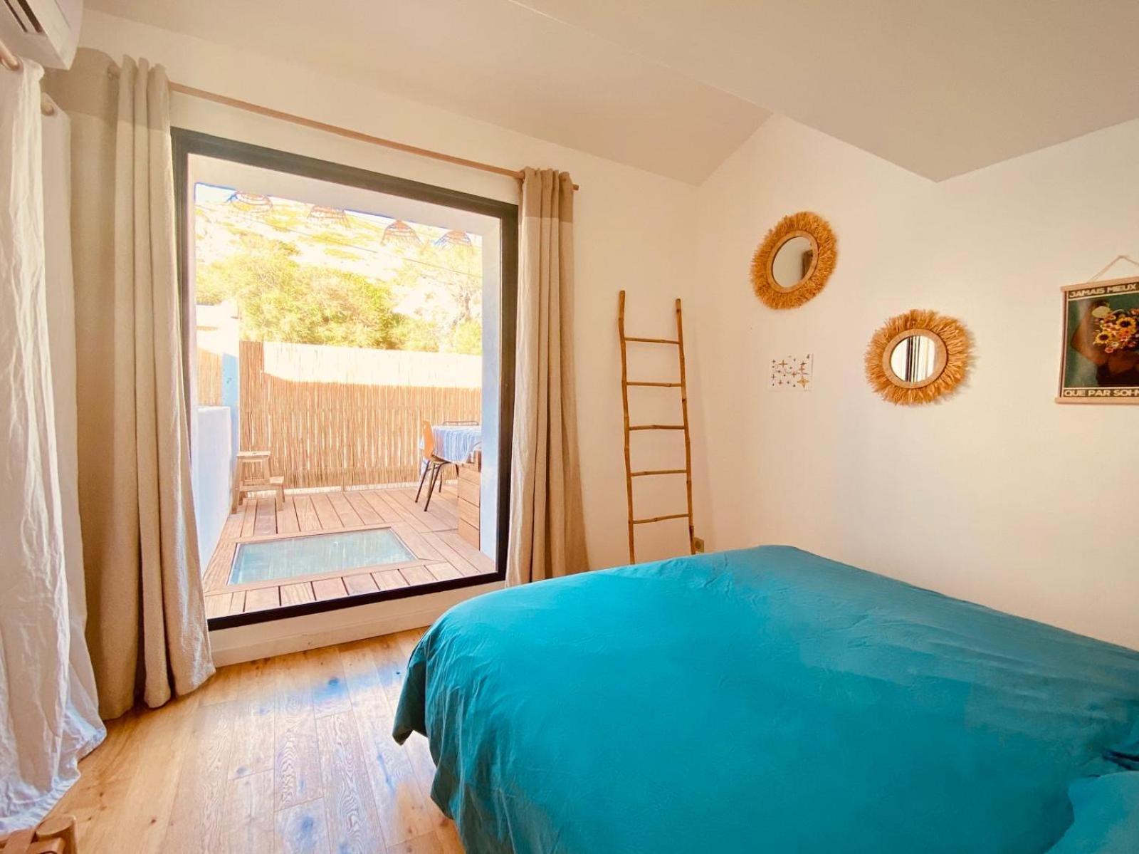 Maison Bord De Avec Jacuzzi *
