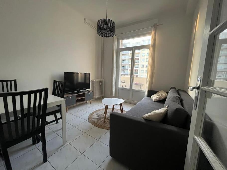Apartment Le 43 Location Bord De Marseilles