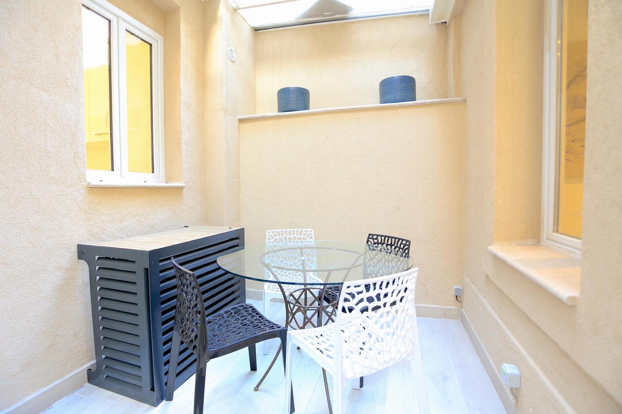 Atypique T3 Clim 80m2 Avec Patio * Marseilles
