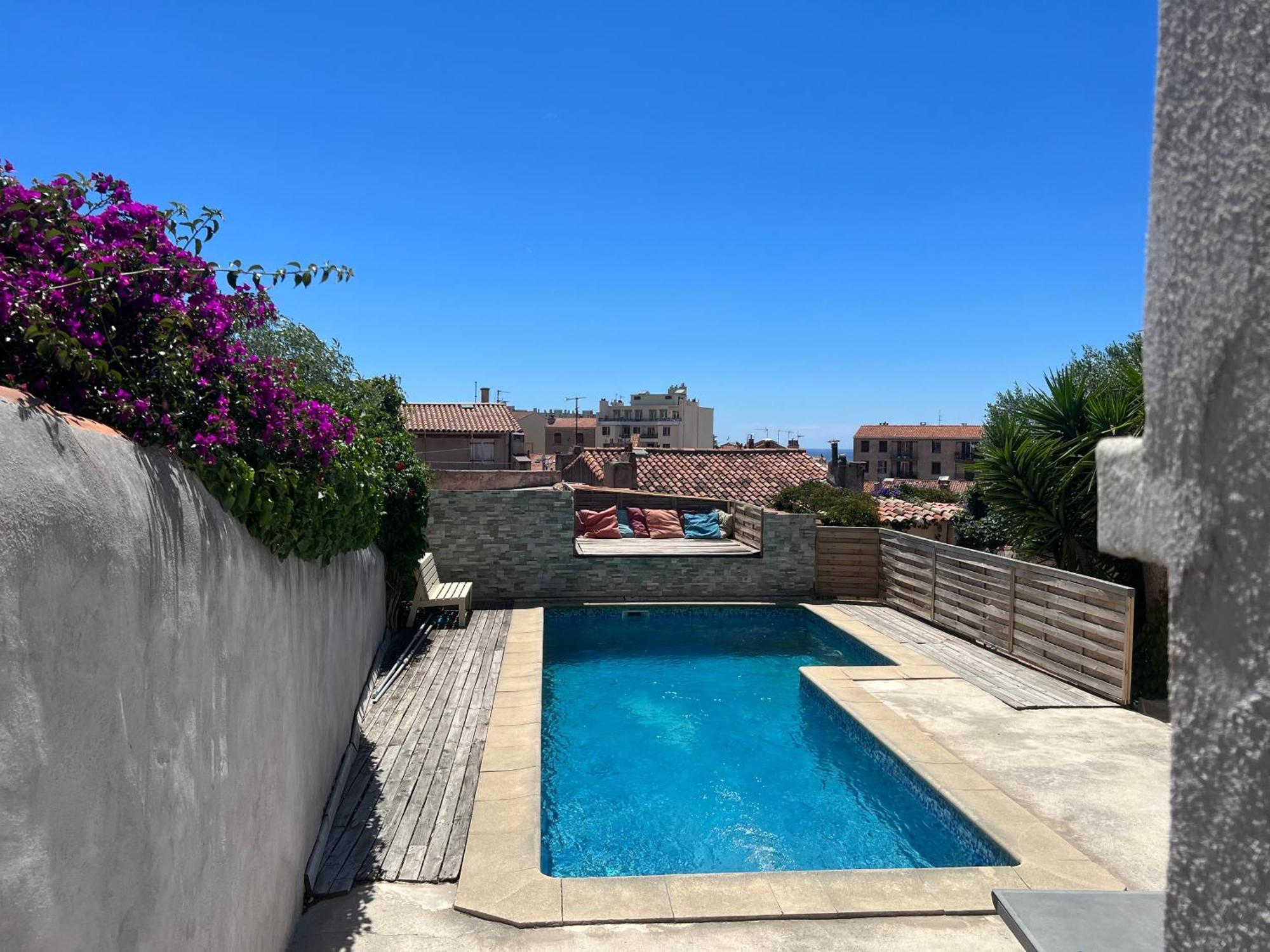 Apartment Pour 4 Face A La Piscine