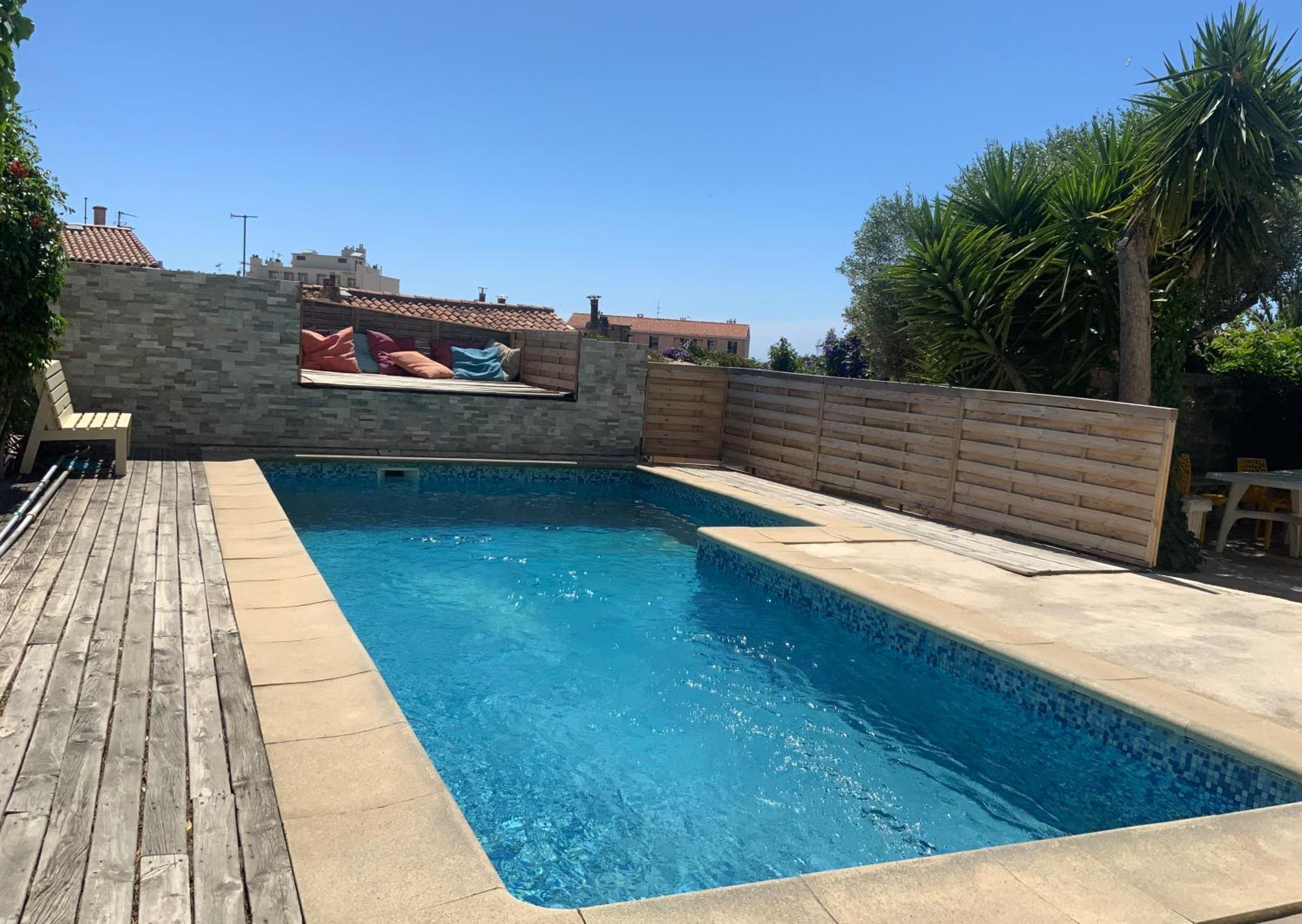 Pour 4 Face A La Piscine