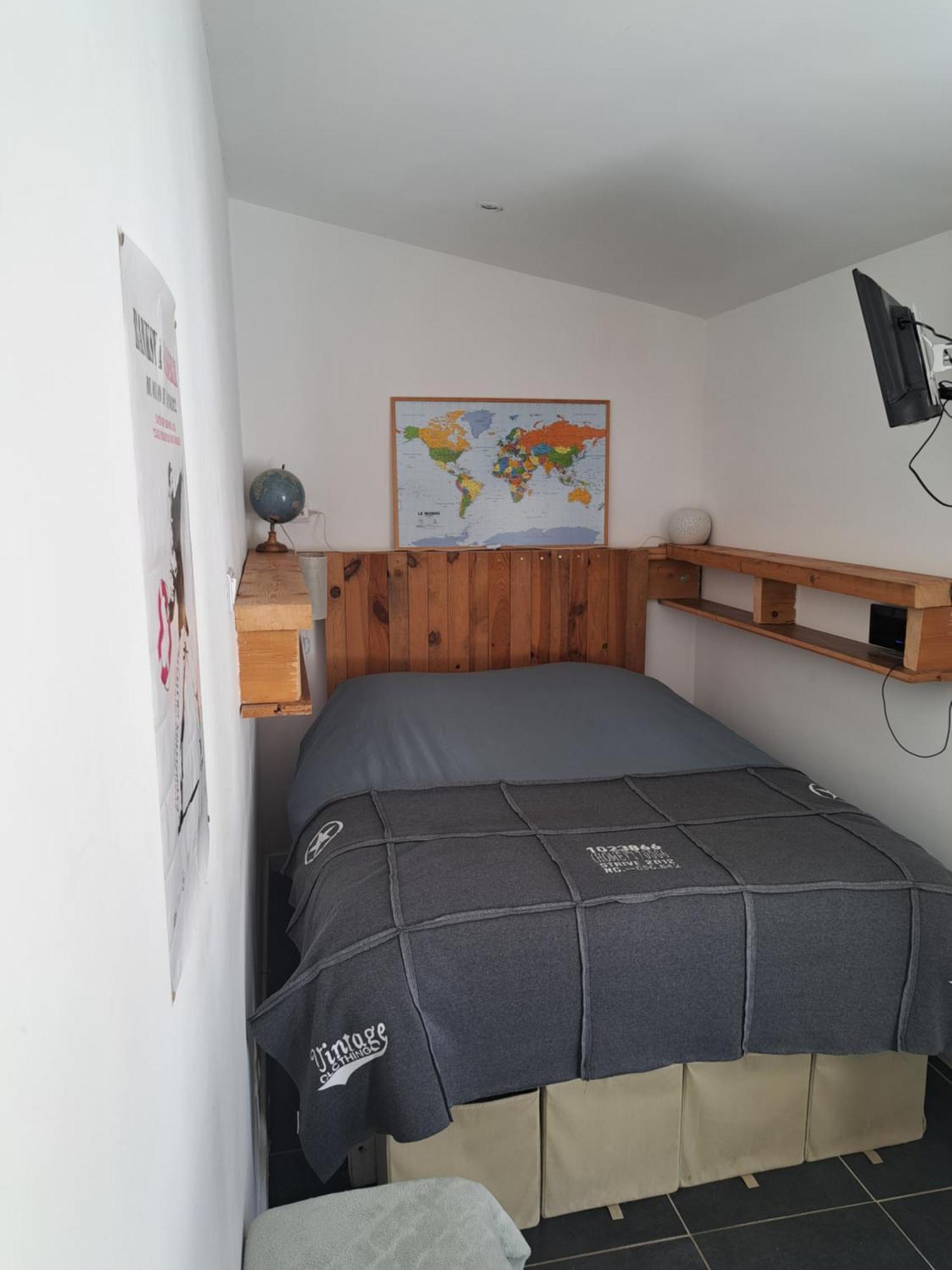 Petit Independant Dans Jardin Avec Parking Et Portail Electrique Holiday home *