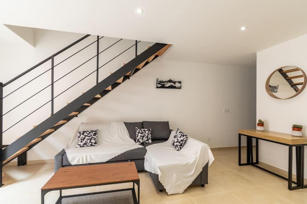 Maison Familiale Neuve * Marseilles