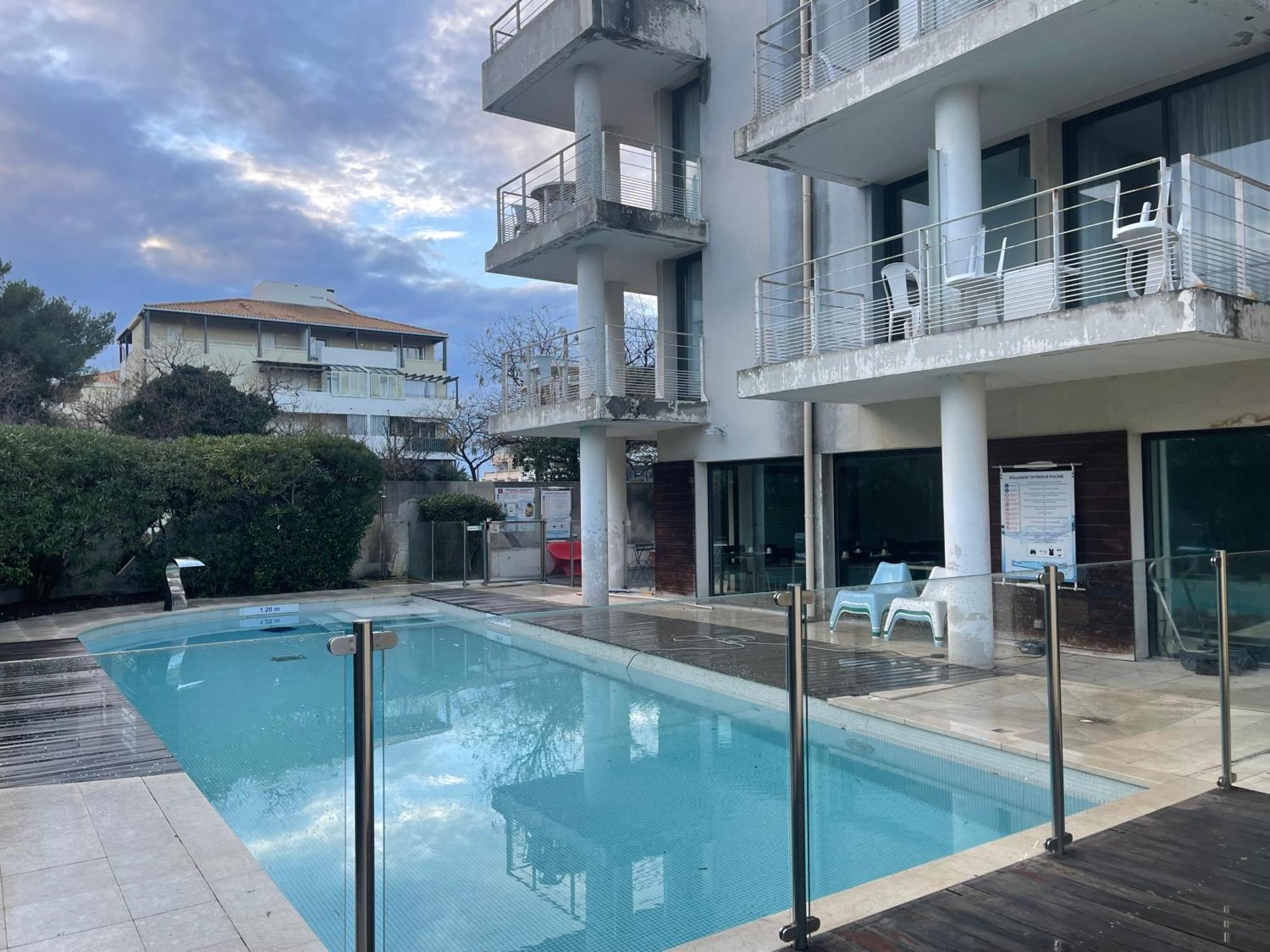 Prado Piscine Terrasse