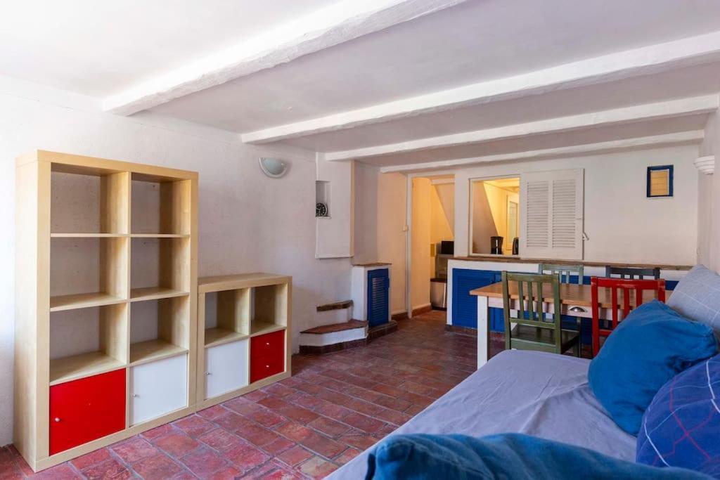 Apartment Port Pin *