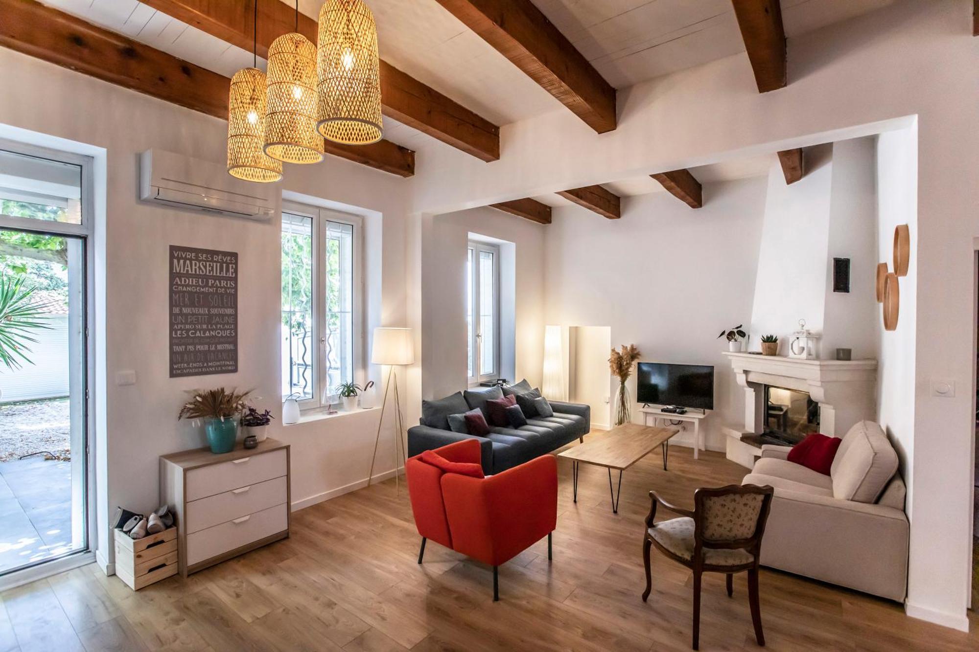 Maison Familiale Avec Grand Jardin, 2min De La Villa *