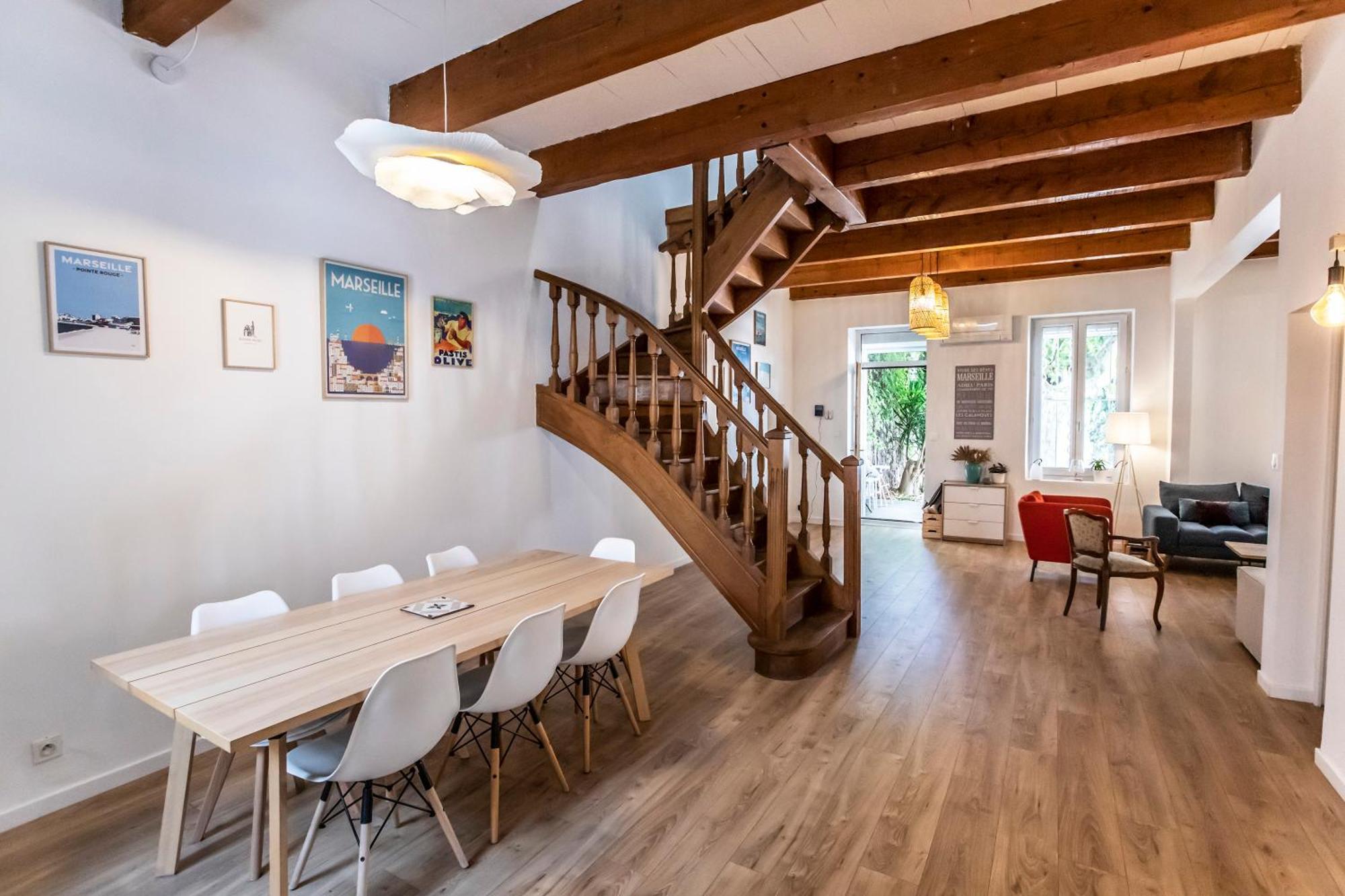 Maison Familiale Avec Grand Jardin, 2min De La Villa *