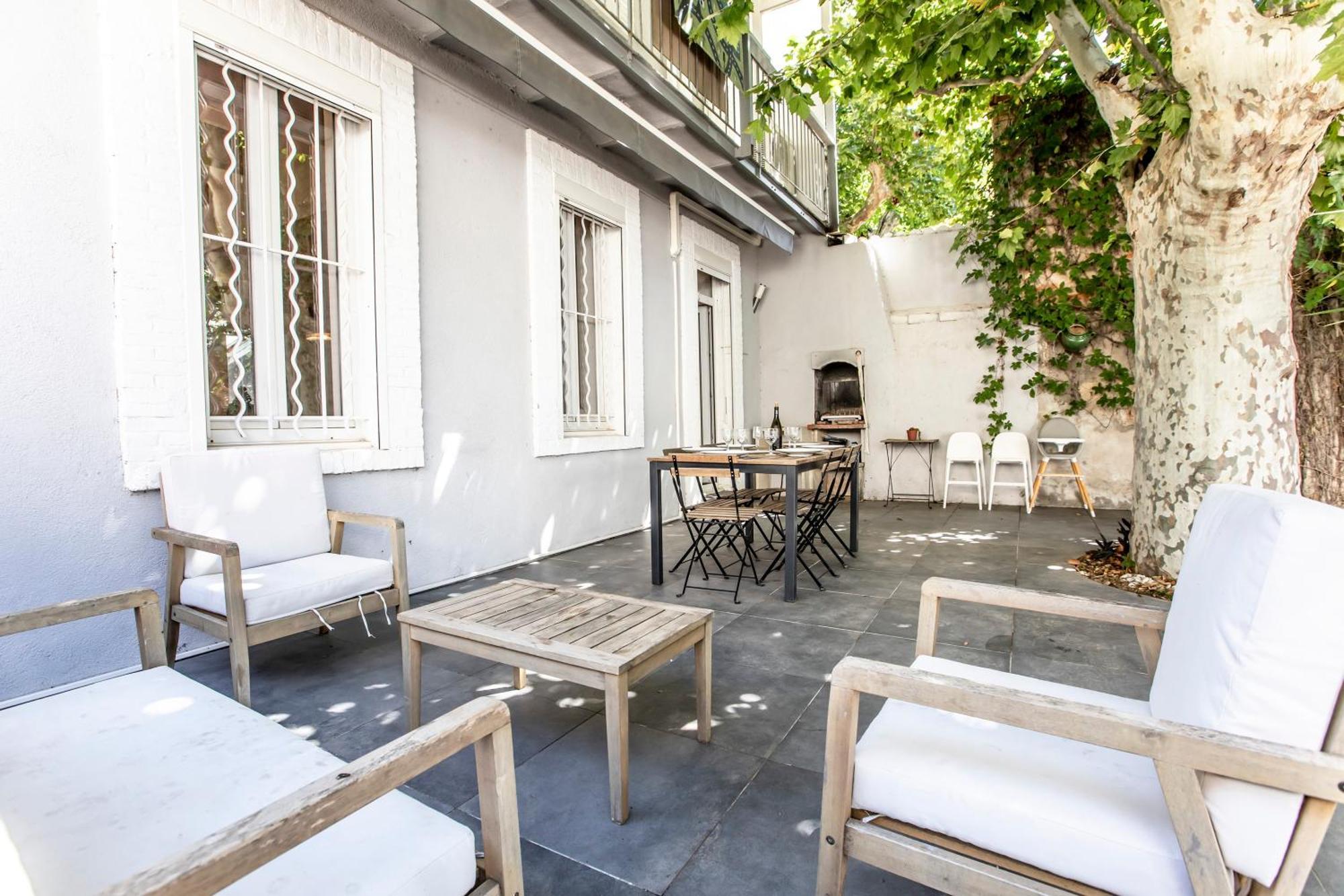 Maison Familiale Avec Grand Jardin, 2min De La Villa