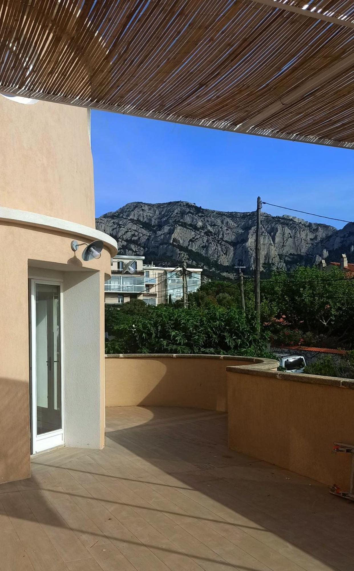 Apartment 3 Avec Terrasse Vue A 150 M De La Marseille