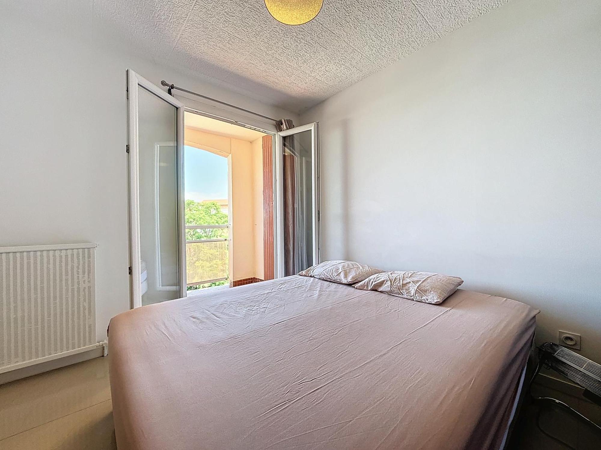 Tout Equipe Avec Terrasse A Cote Des Plages Apartment
