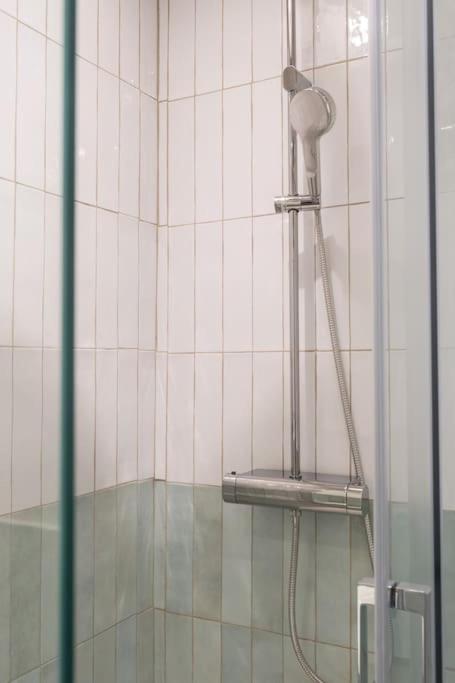 Apartment Le Mistral - 2 Min Du Vieux Port Sur Rue Pietonne - Les Freres De La Loc' Marseilles