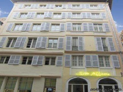 Khách sạn hẻo lánh Residhotel Vieux Port